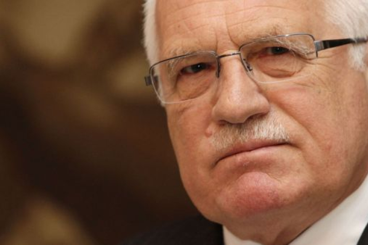 Már több mint 600 cseh polgármester távolíttatta el Klaus portréját