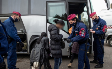 Már több mint 62 ezren léptek be a magyar-ukrán határon Magyarországra