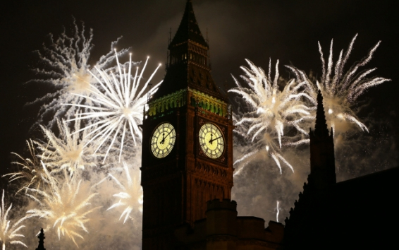 2013 - Százezrek búcsúztatták Nagy-Britanniában a gyémántjubileumi és olimpiai óévet