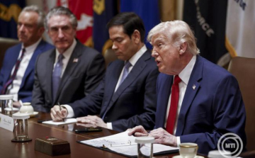 Iráni konfliktus - Donald Trump 10 napra elhalasztotta az iráni energialétesítmények elleni katonai csapásokat