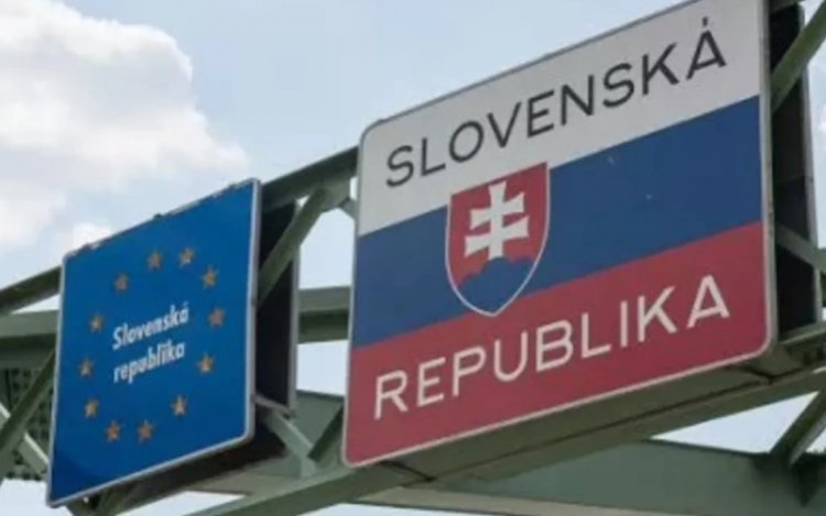 Június 8-ig tart az ideiglenes határellenőrzés Szlovákiában