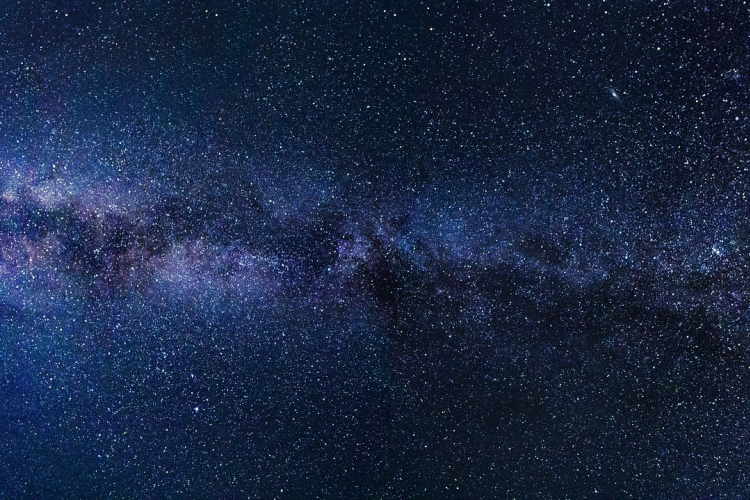 A következő hetekben pengevékony egyenesként fog látszódni a Szaturnusz gyűrűrendszere