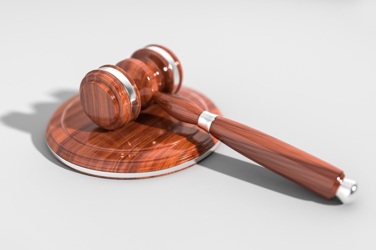 Húszmilliós csalás miatt ítélték el egy párt elnökét