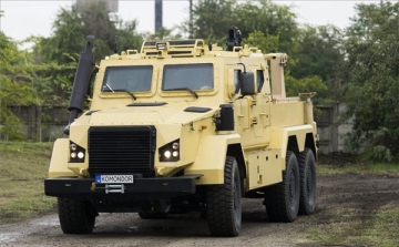 Magyar fejlesztésű könnyű-páncélvédettségű harcjárműveket mutattak be